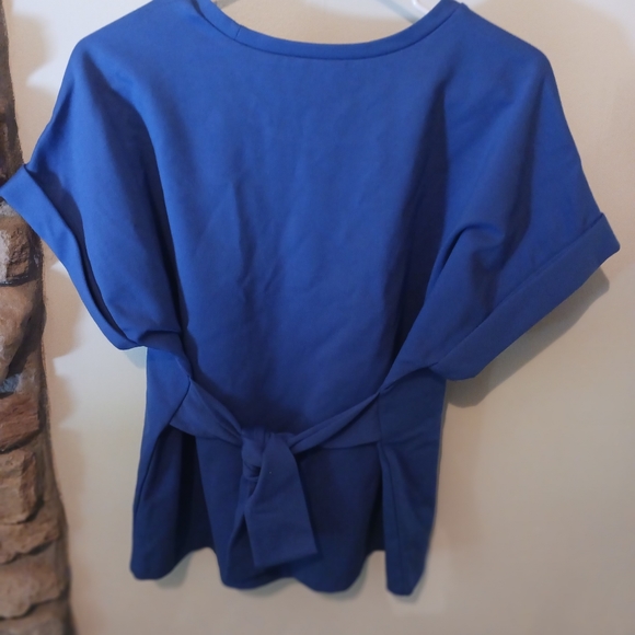 EXPRESS - Picture 2 of 2